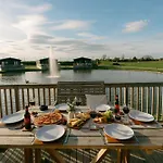 Landal Woodland Lakes *
