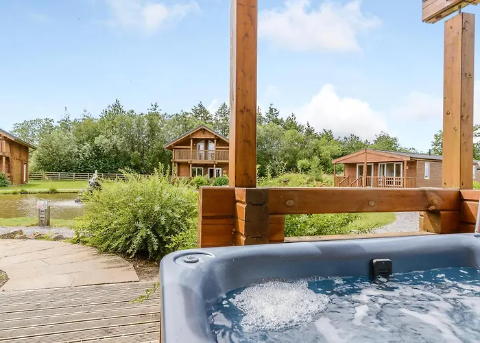 Landal Woodland Lakes ホリデーパーク サースク